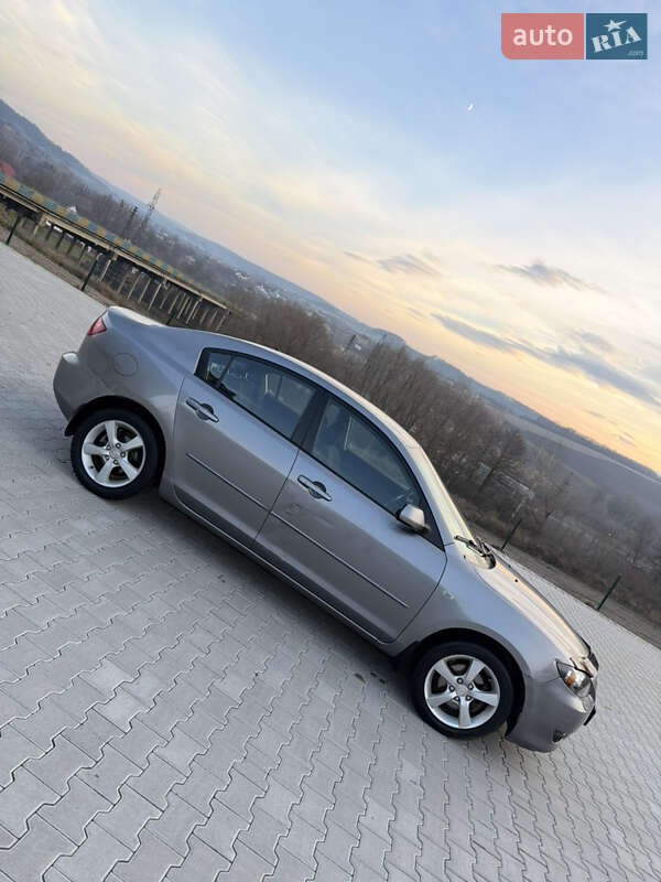 Хэтчбек Mazda 3 2004 в Черновцах