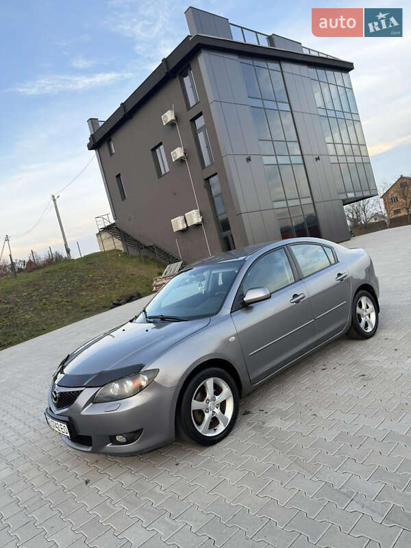 Хэтчбек Mazda 3 2004 в Черновцах