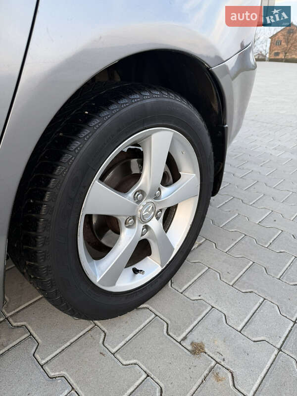 Хэтчбек Mazda 3 2004 в Черновцах