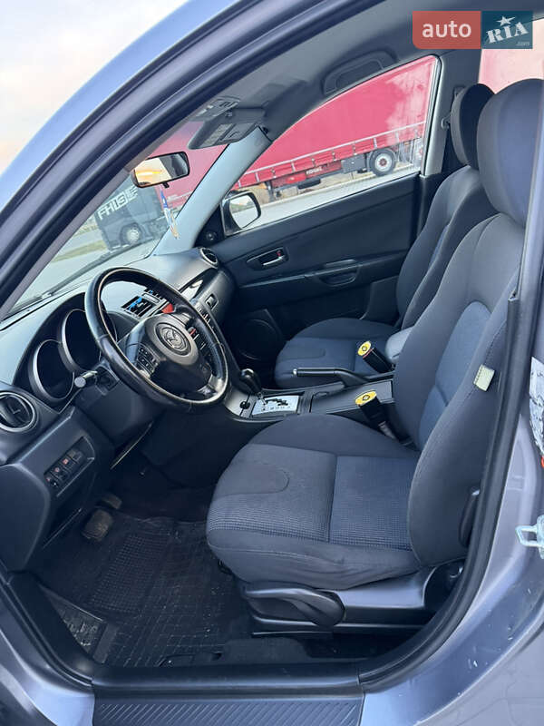 Хэтчбек Mazda 3 2004 в Черновцах