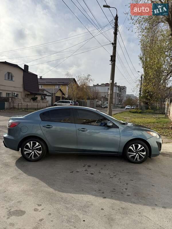 Седан Mazda 3 2010 в Миколаєві