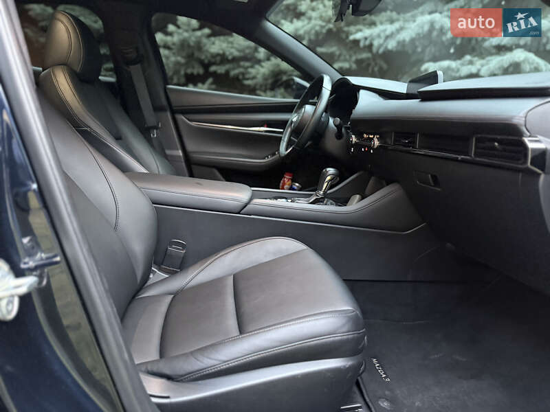 Хэтчбек Mazda 3 2019 в Киеве