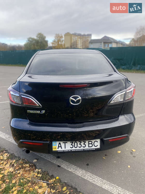 Седан Mazda 3 2011 в Ивано-Франковске
