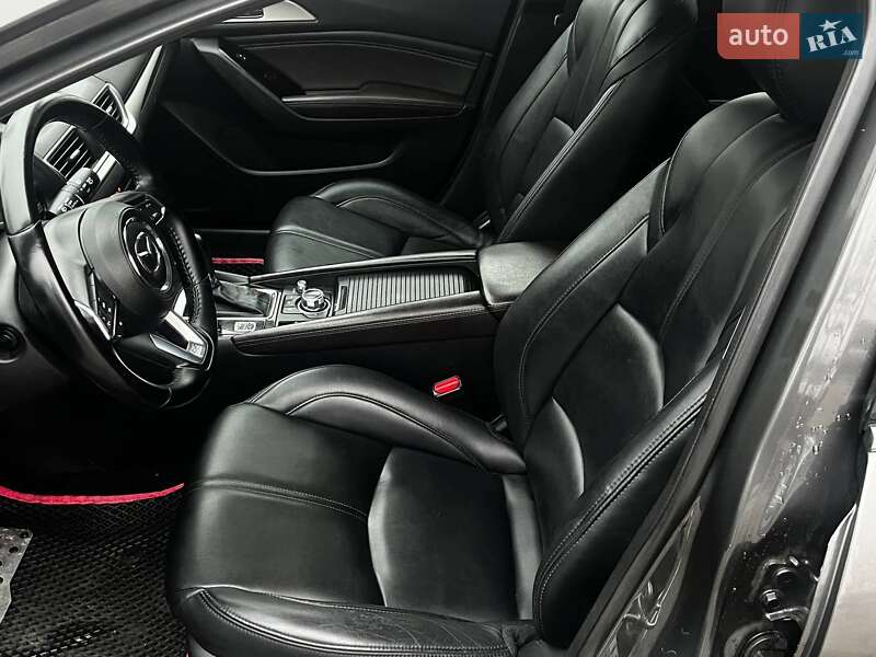 Седан Mazda 3 2017 в Днепре