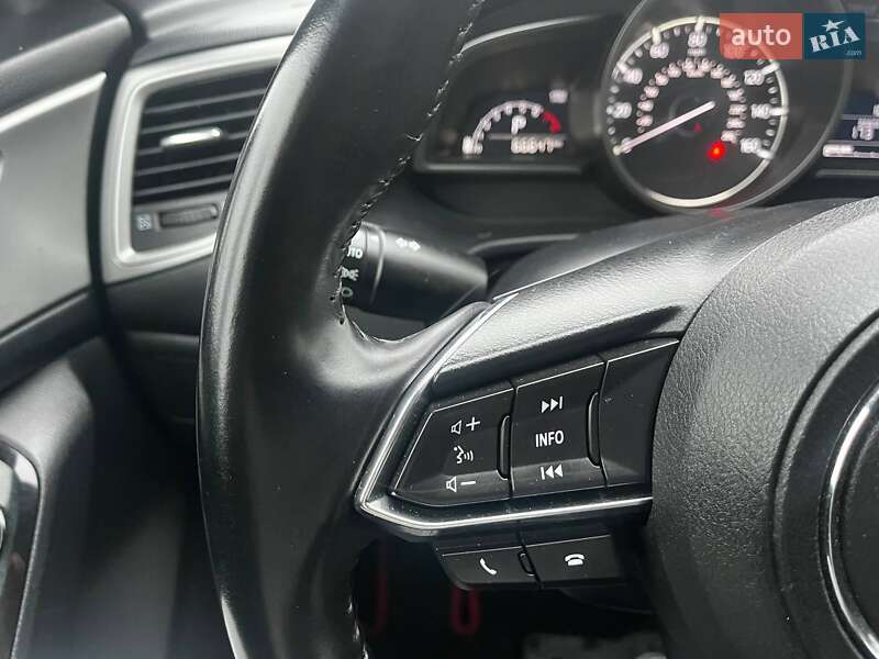 Седан Mazda 3 2017 в Днепре