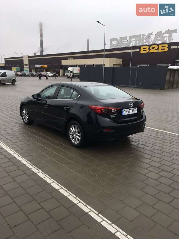 Седан Mazda 3 2015 в Черкассах