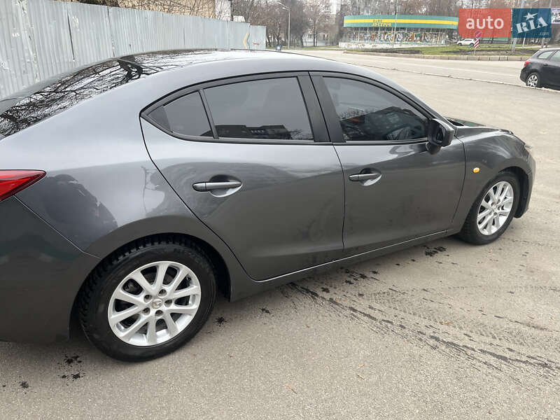 Седан Mazda 3 2016 в Харькове