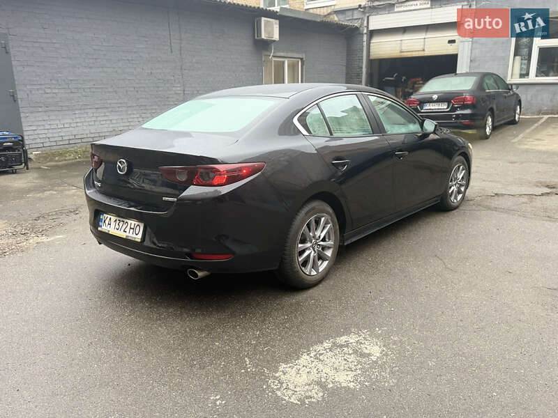 Седан Mazda 3 2019 в Киеве