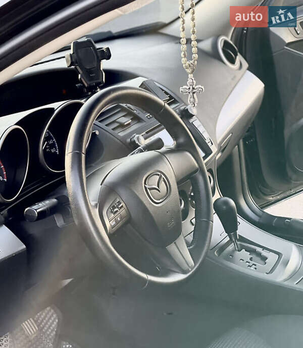 Седан Mazda 3 2012 в Миколаєві