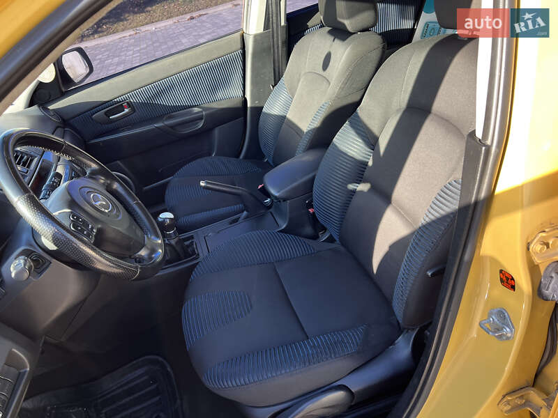 Хэтчбек Mazda 3 2005 в Львове