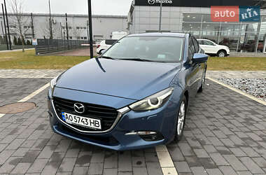 Седан Mazda 3 2017 в Мукачевому