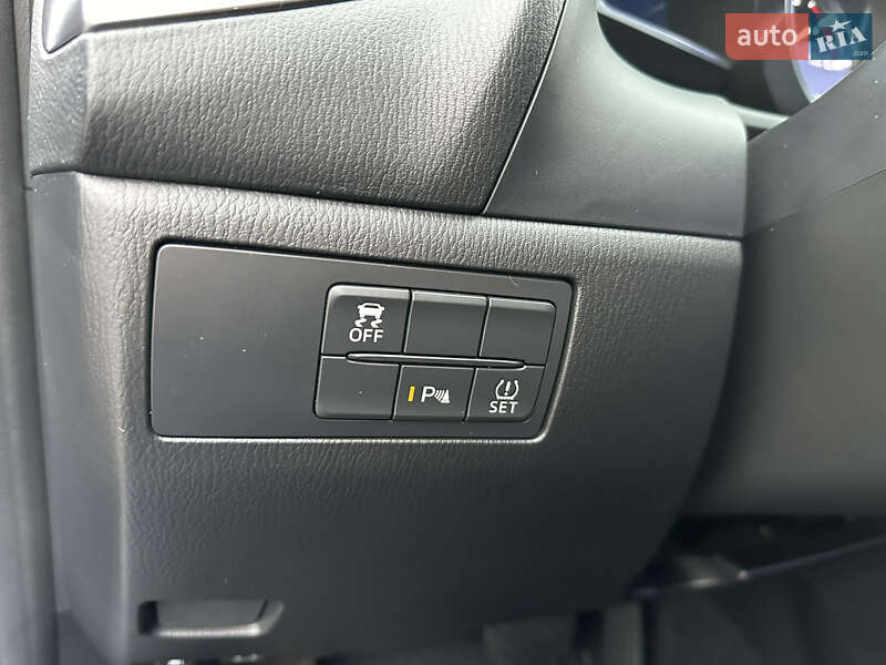 Седан Mazda 3 2017 в Мукачево