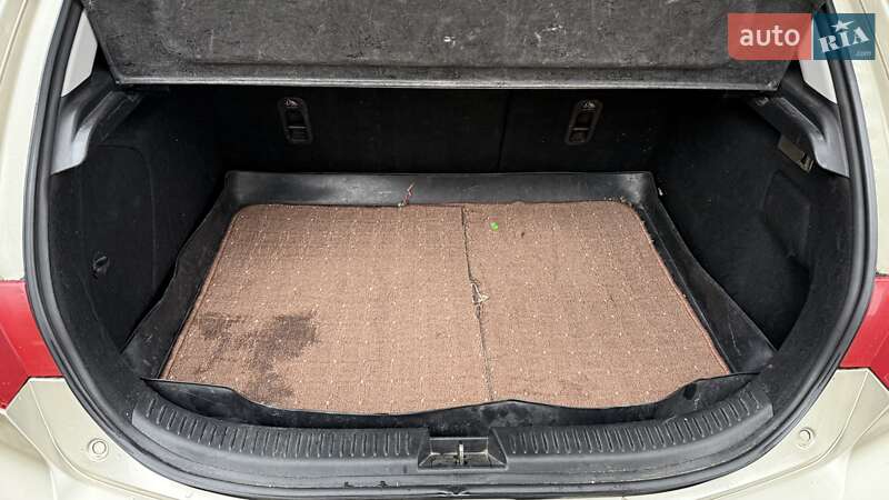 Хэтчбек Mazda 3 2004 в Киеве