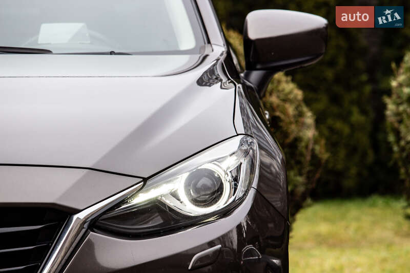 Седан Mazda 3 2015 в Львове