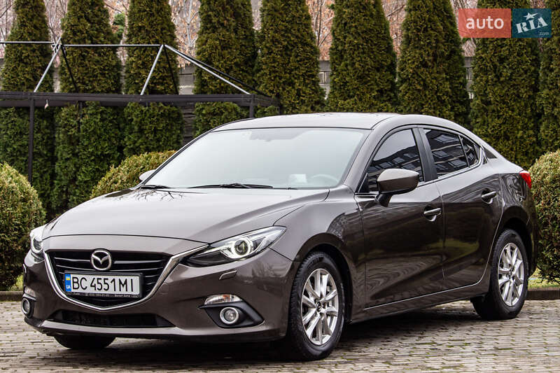 Седан Mazda 3 2015 в Львове