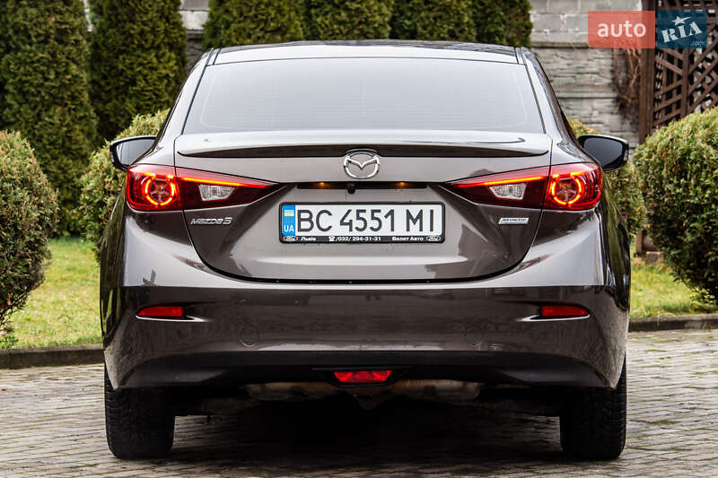 Седан Mazda 3 2015 в Львове