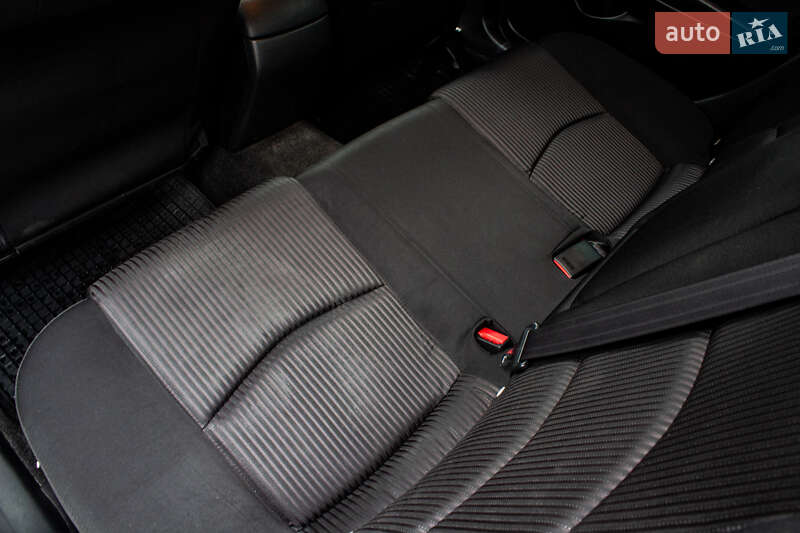 Седан Mazda 3 2015 в Львове