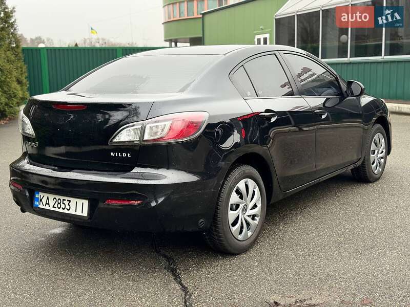 Седан Mazda 3 2012 в Киеве