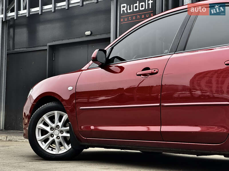 Седан Mazda 3 2008 в Києві