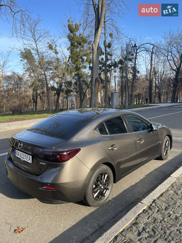 Седан Mazda 3 2015 в Києві