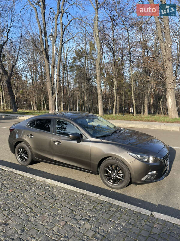 Седан Mazda 3 2015 в Києві