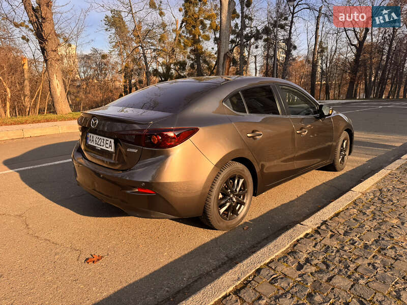 Седан Mazda 3 2015 в Києві