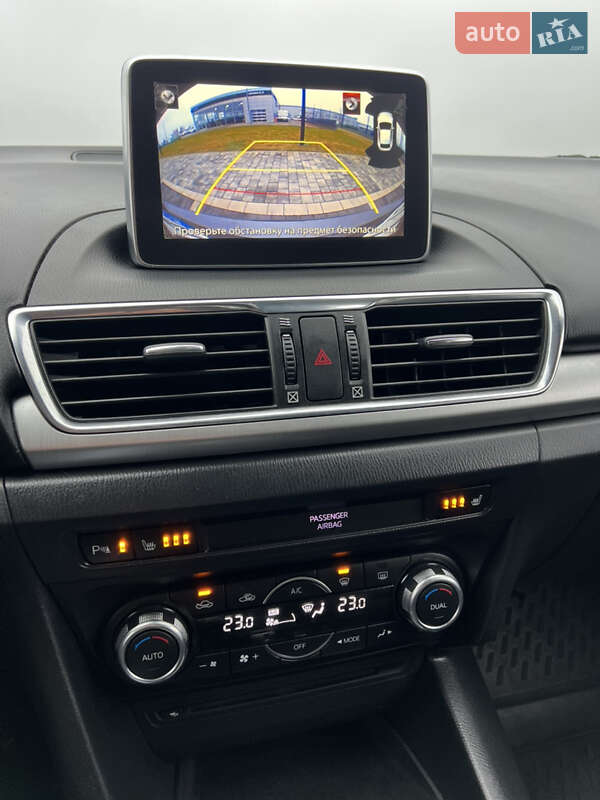 Хэтчбек Mazda 3 2015 в Мукачево