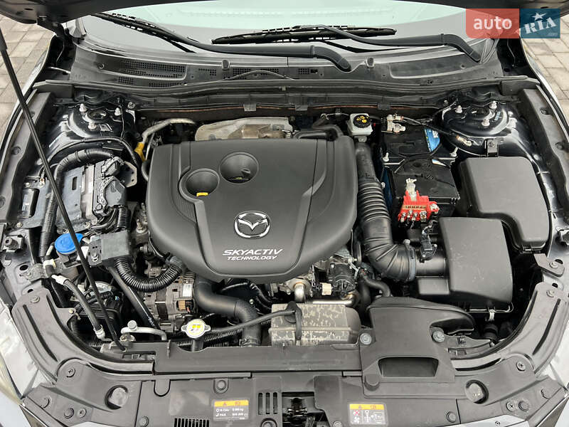 Хэтчбек Mazda 3 2015 в Мукачево