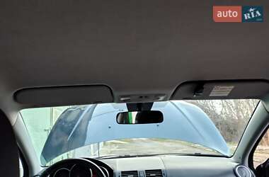 Седан Mazda 3 2006 в Ровно