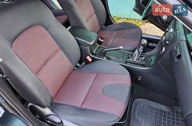 Седан Mazda 3 2006 в Ровно