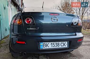 Седан Mazda 3 2006 в Ровно