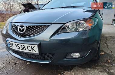 Седан Mazda 3 2006 в Ровно