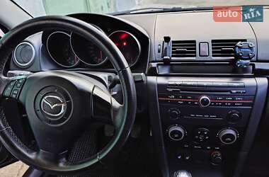 Седан Mazda 3 2006 в Ровно