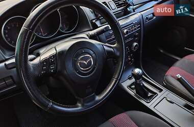 Седан Mazda 3 2006 в Ровно