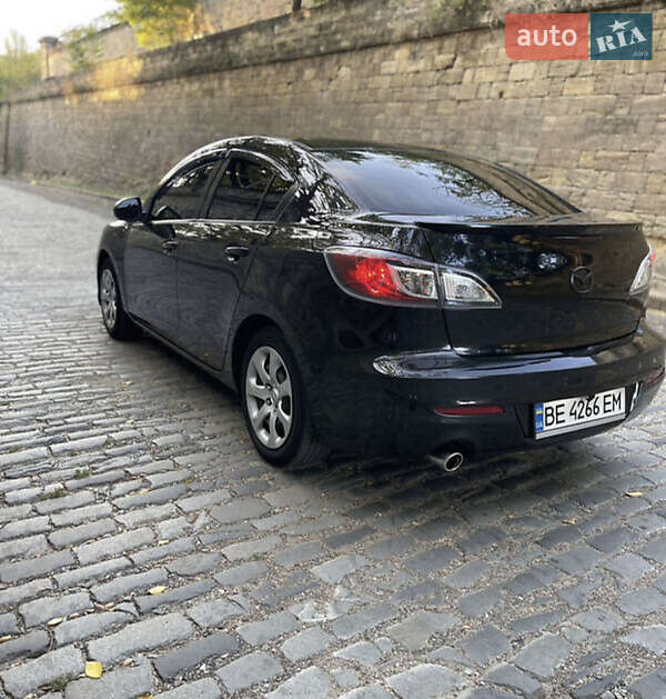 Седан Mazda 3 2012 в Николаеве