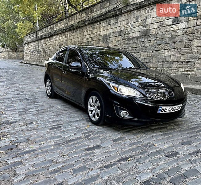 Седан Mazda 3 2012 в Николаеве