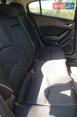 Хэтчбек Mazda 3 2017 в Калуше