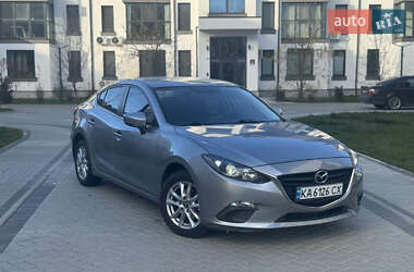 Седан Mazda 3 2016 в Киеве