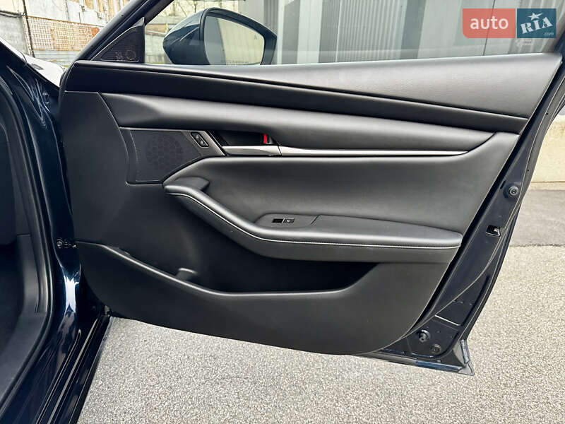 Седан Mazda 3 2020 в Киеве