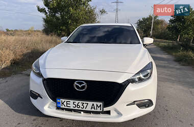 Седан Mazda 3 2017 в Днепре