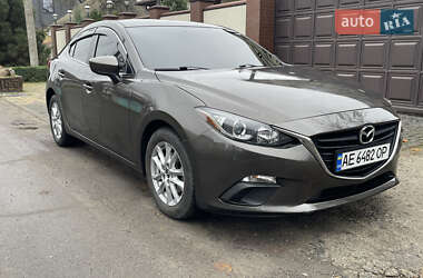 Седан Mazda 3 2016 в Днепре