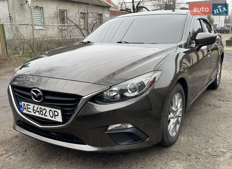 Седан Mazda 3 2016 в Днепре