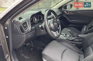 Седан Mazda 3 2016 в Днепре