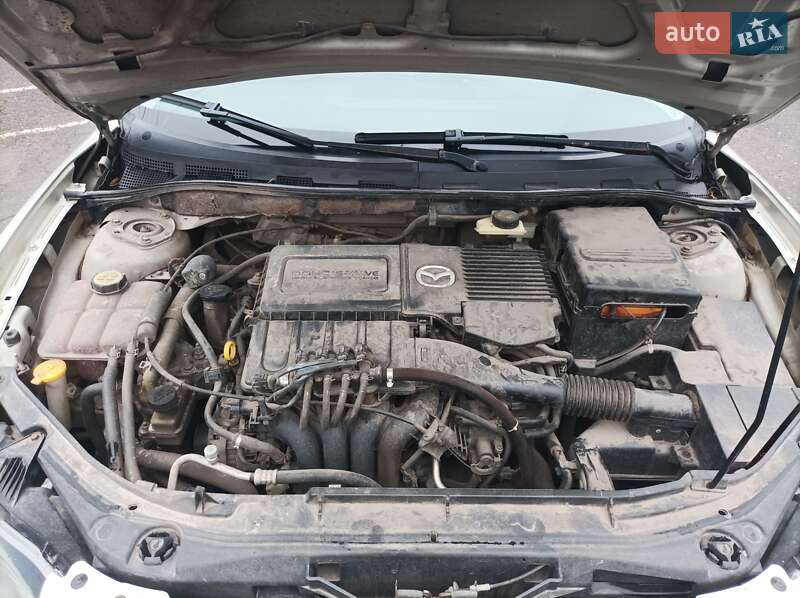 Седан Mazda 3 2004 в Гадячі
