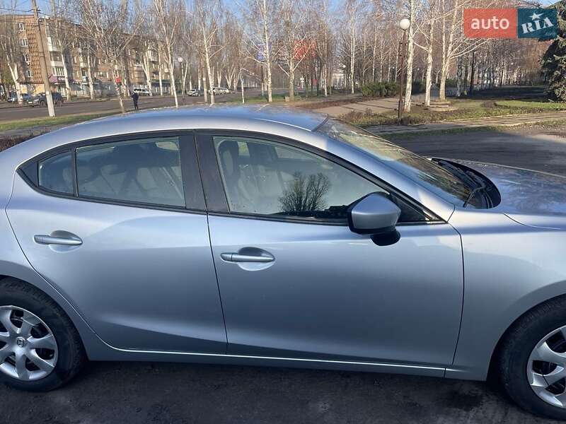 Седан Mazda 3 2018 в Кривому Розі