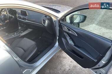 Седан Mazda 3 2018 в Кривому Розі