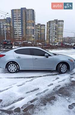 Седан Mazda 3 2018 в Киеве