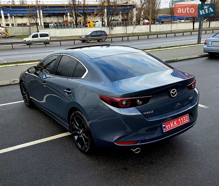 Седан Mazda 3 2023 в Киеве