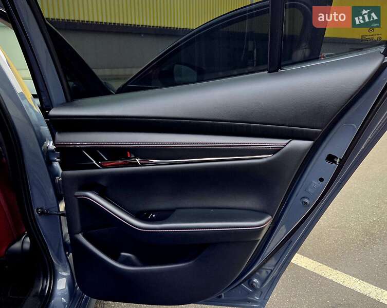Седан Mazda 3 2023 в Киеве