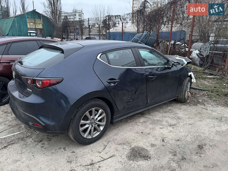Хэтчбек Mazda 3 2024 в Киеве